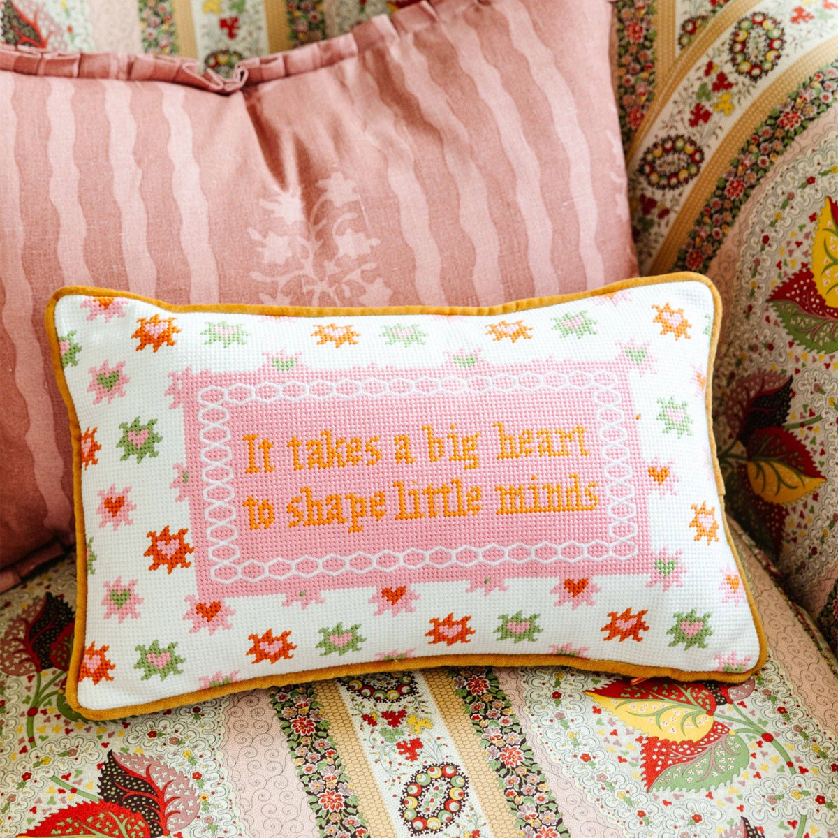 Coussin Brodé Grand Cœur