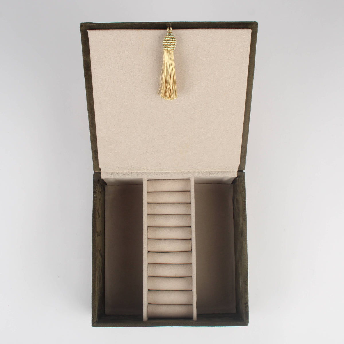 Boîte à bijoux en velours luxueux
