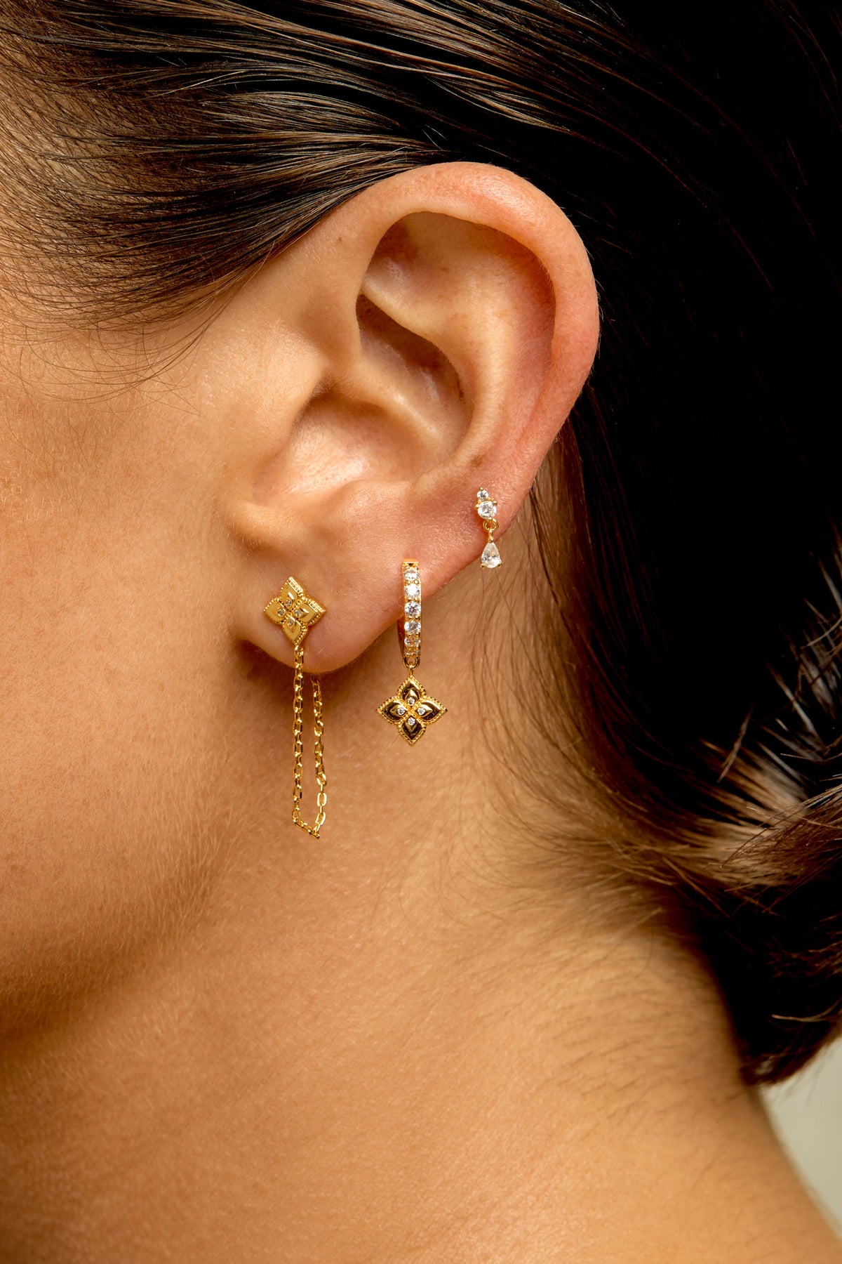 Boucles d'oreilles Lotus chain - vue portée